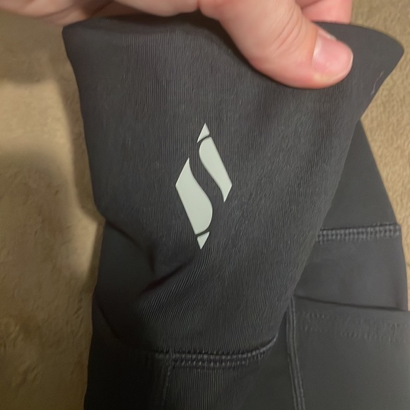 New w/o tags Skechers black leggings - Picture 2 of 2
